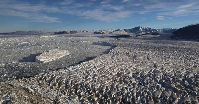 Un recul et une perte généralisés des glaciers de marée dans l'hémisphère Nord