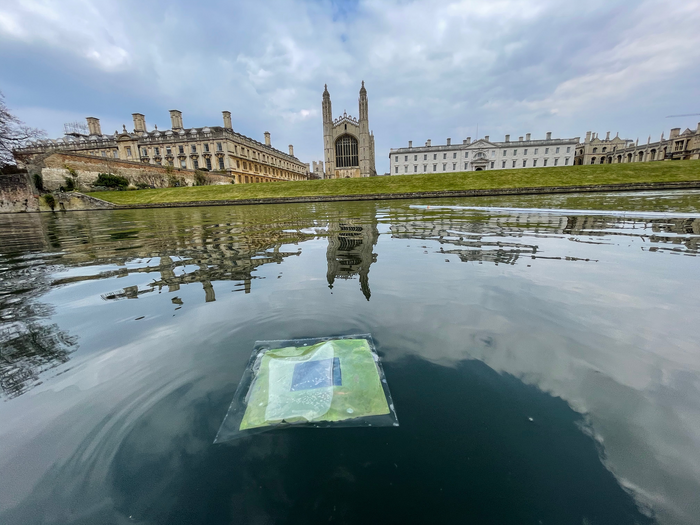 Floating 'artificial leaf' in Cambridge