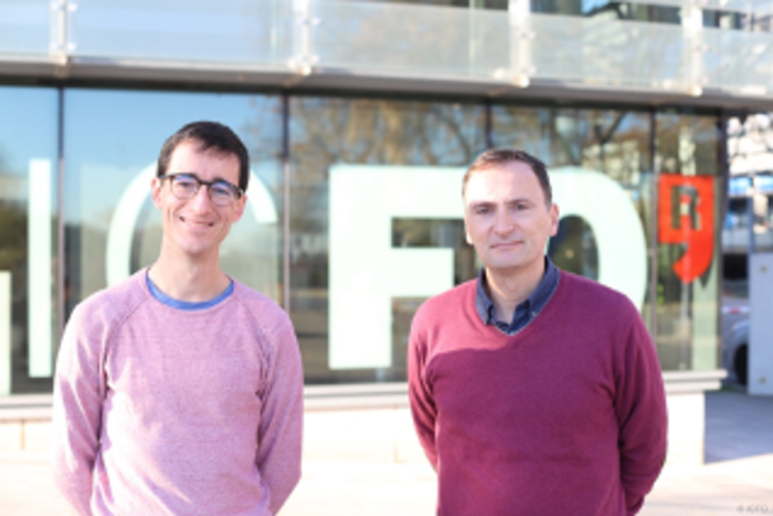 Researchers Renou and Acín at ICFO