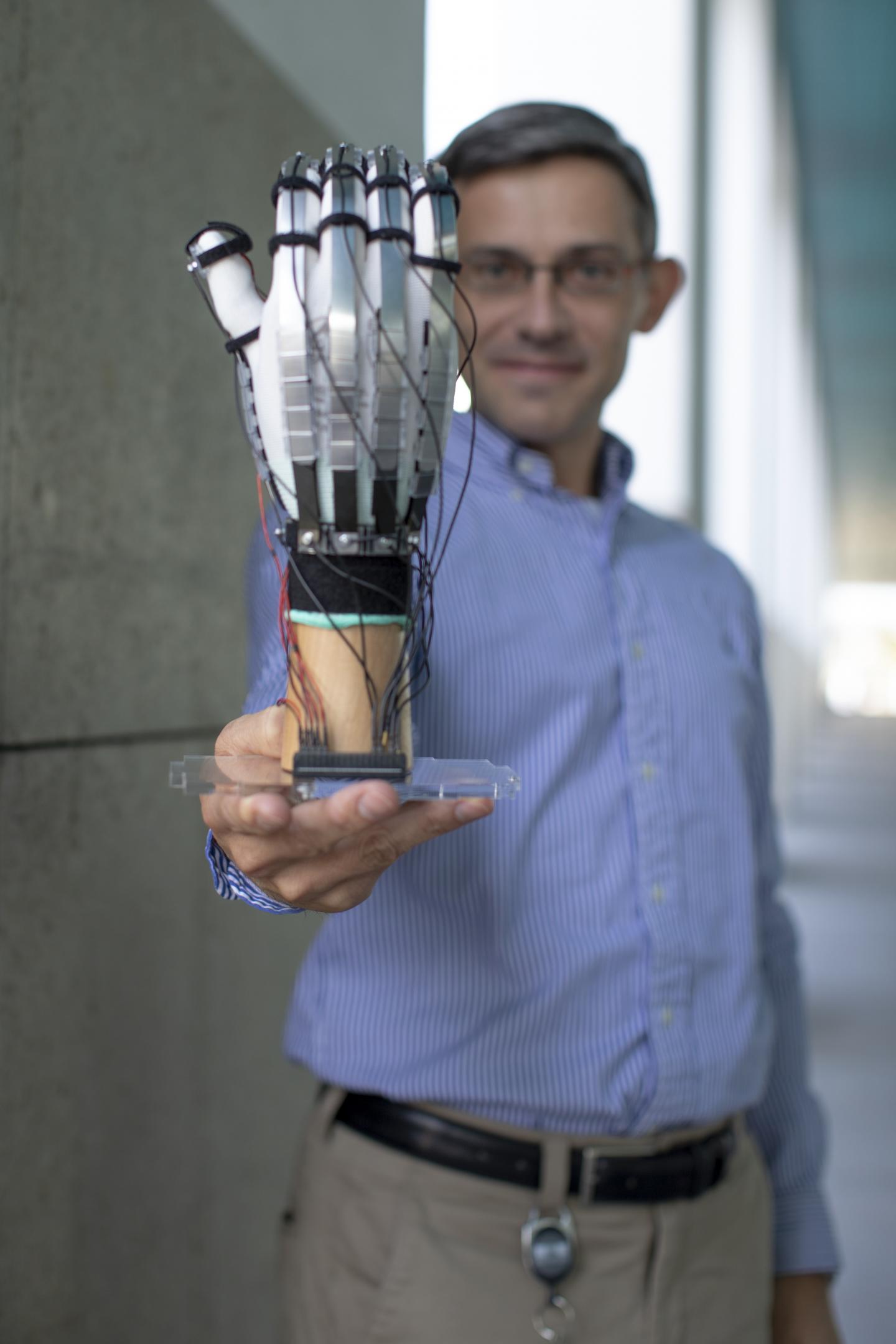 Ultra-light Gloves Let Users 'Touch' Virtual Objects