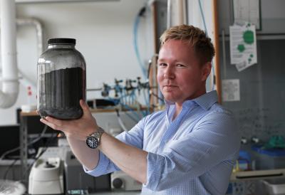 Carbon Plays Central Role in Copenhagen Integrated Circuit