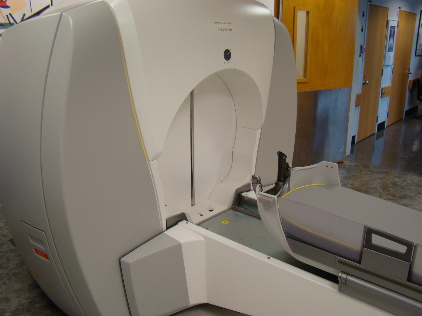 Gamma Knife (1 of 2) [IMAGE] EurekAlert! Science News Releases