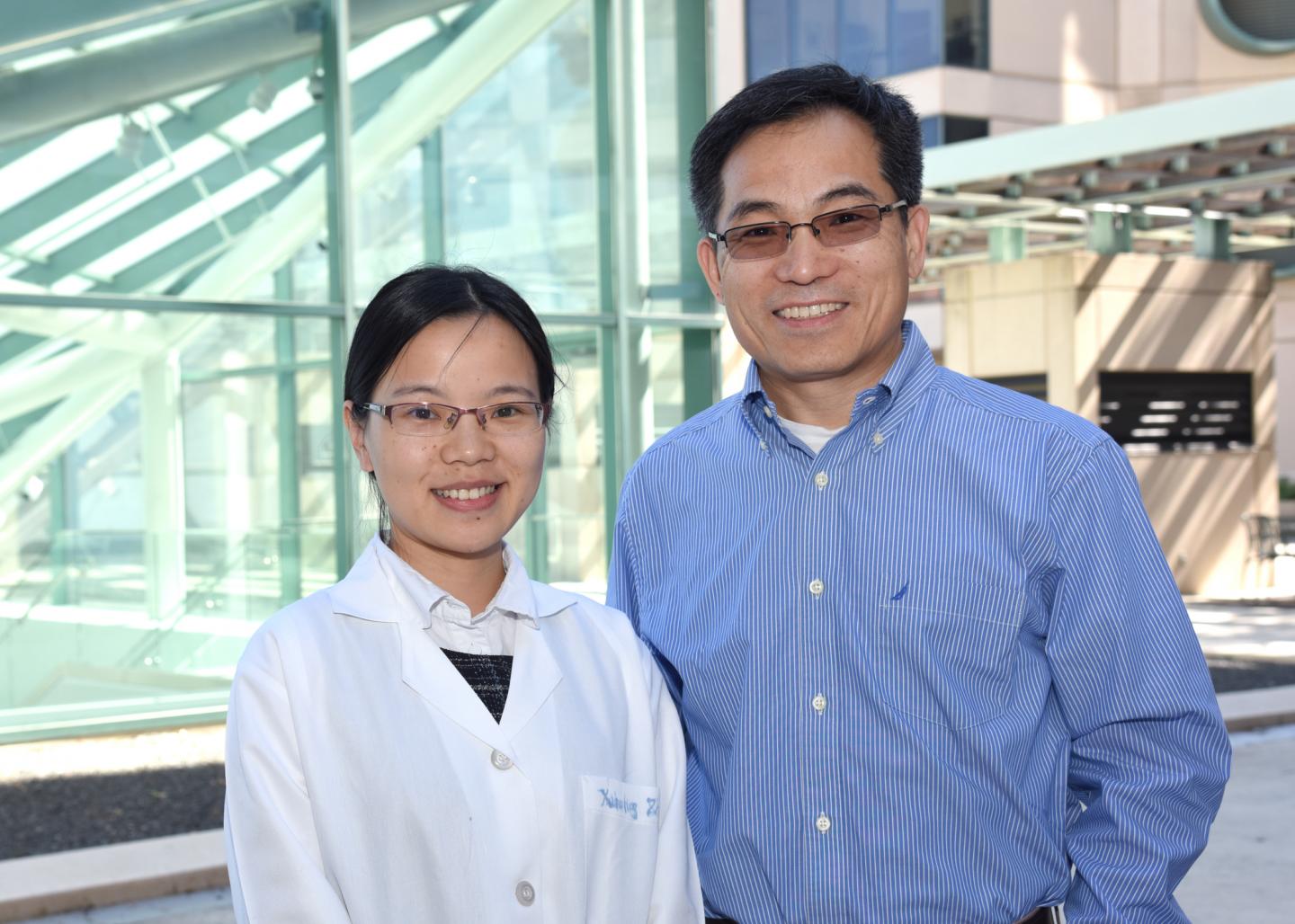 Dr. Xiaoling Zhong and Dr. Chun-Li Zhang, UT Southwestern Medical Center 