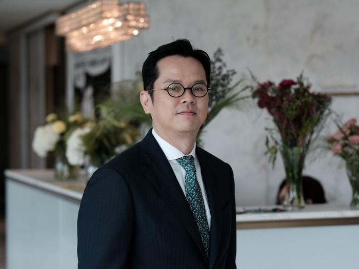 SMU Associate Provost for Research Governance Professor Tang Hang Wu