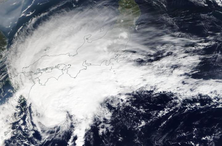 NASA Finds a Transitioning Tropical Storm Neoguri