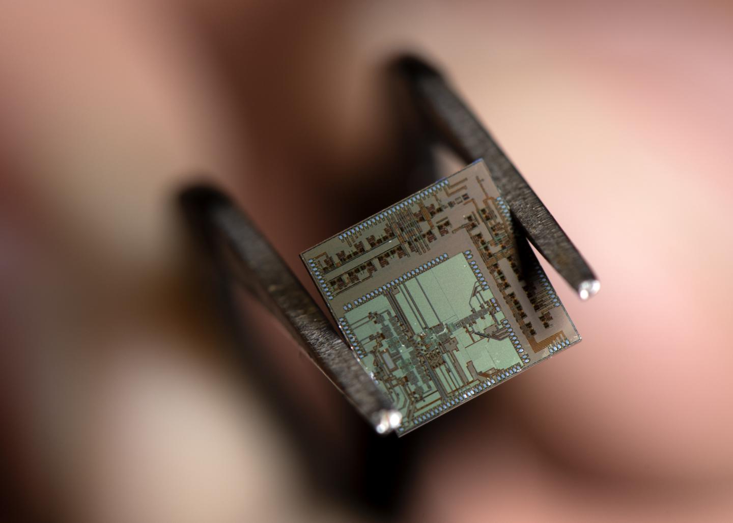 End-To-End Transceiver Chip