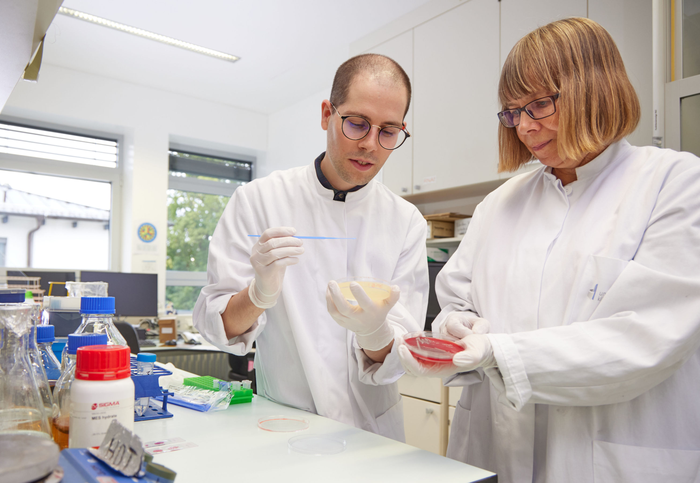 Michael Hort und Prof. Dr. Gabriele Bierbaum