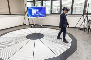 Head of HCC Labs Eduardo Veas from the Institute of Interactive Systems and Data Science at TU Graz on the moving floor for VR excursions.