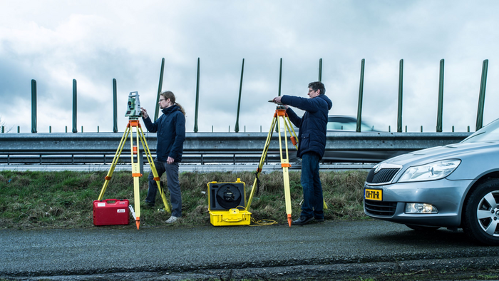 Researching a navigation system with 10 centimeter accuracy