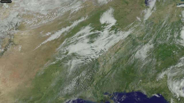 NOAA's GOES-13 Satellite Shows the Movement of Storm System