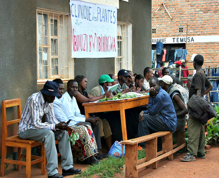 Farmers attend a plant clinic in Rwanda