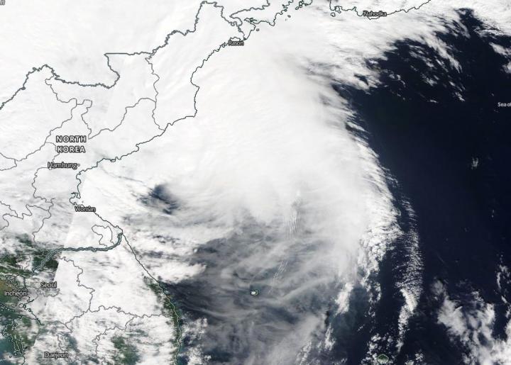 Suomi NPP image of Maysak