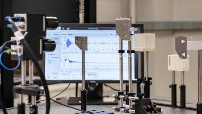 The first subterahertz data backscatter tag for large-scale signal sharing