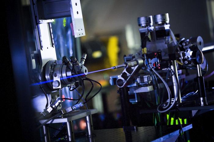 The X-ray beam from the world's largest X-ray laser, the European XFEL, only becomes clearly visible in complete darkness and with an exposure time of 90 seconds. In 2024, the first experiments to detect quantum fluctuations in vacuum will take place here