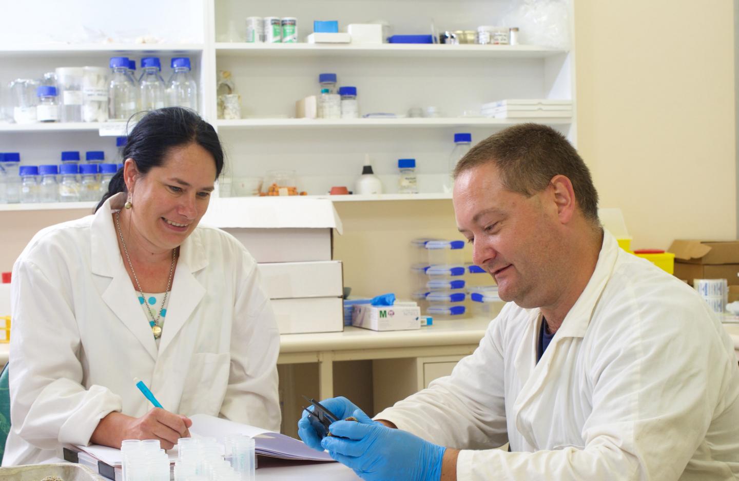 Butcherine and Benkendorff in the Lab