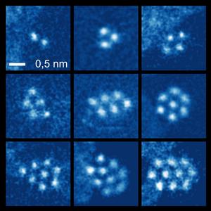 Xenon nanoclusters between two graphene layers, with sizes between two and ten atoms.