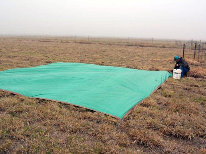 Spreading tarp