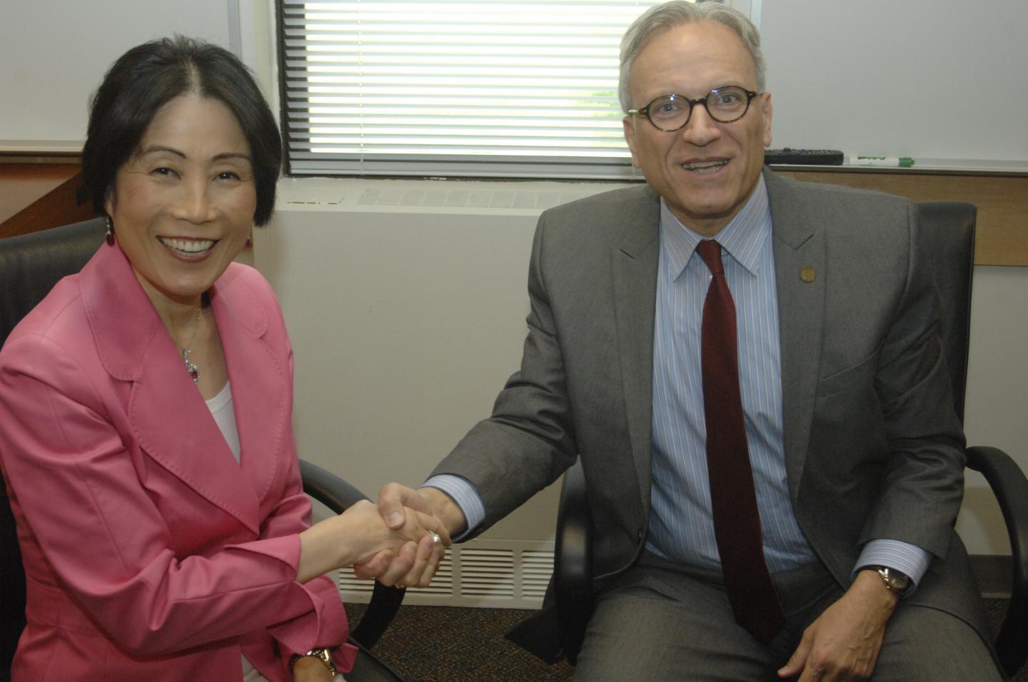 NJIT and MCCC Have Signed a Joint Agreement Designed to Improve Student Access across the Two Higher