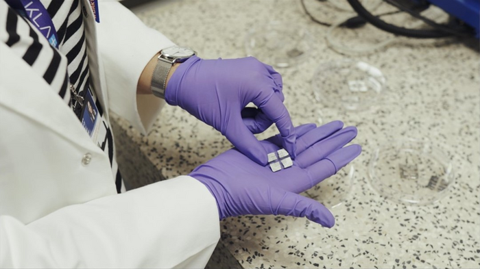 Smart patch: compared to hypodermic single needles, a ��smart patch�� consists of a collection of tiny needles - microneedles - created to break the skin barrier in a minimally invasive manner, similar to a nicotine patch. Their innovative design means they can be developed to identify and monitor specific biomarkers in the skin.