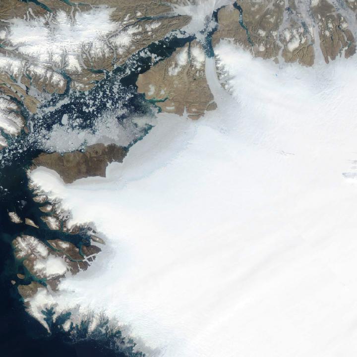 Rapid Ablation Zone Expansion Amplifies North Greenland Mass Loss (1 of 1)