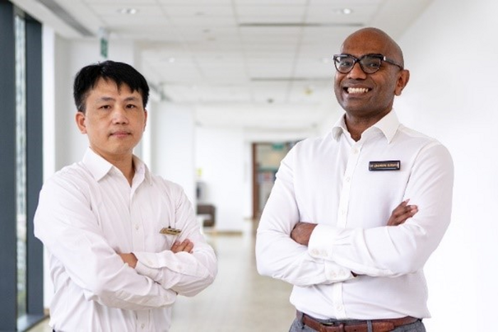 Associate Professor Zhong Liang, Principal Investigator, National Heart Research Institute Singapore (NHRIS), and Dr Lohendran Baskaran, Senior Consultant, from National Heart Centre Singapore (NHCS).