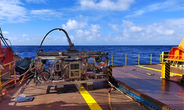 Underwater Mass Spectrometry Achieves 500-Fold Sensitivity Enhancement for Dissolved Methane Detection