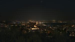 Karlsruhe at night. In the future, microgrids could shield cities from the dangers of large-scale power outages. (Photo: Gabi Zachman / KIT).