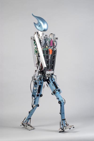 Delft Robot Flame Walks Like a Human