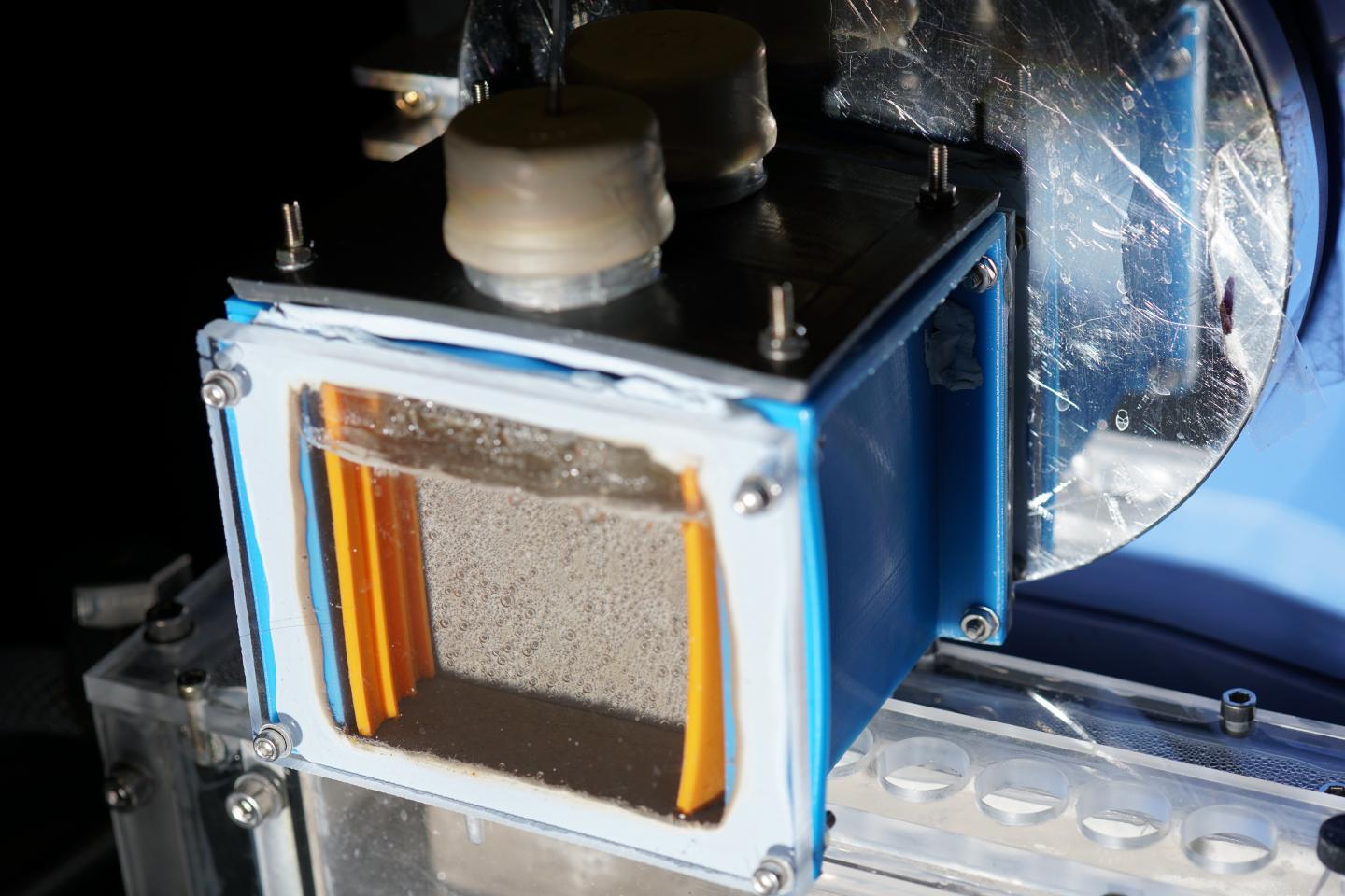 Wireless Device Makes Clean Fuel from Sunlight, CO2 and Water