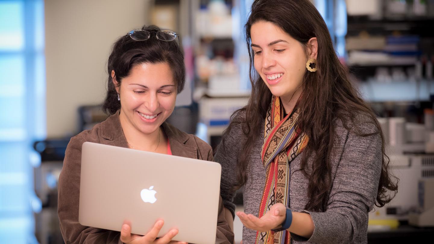 Jeanne Paz and Alexandra Clemente, Gladstone Institutes