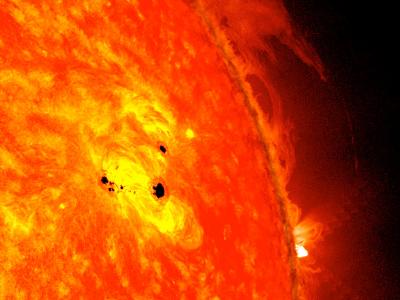 NASA's SDO Observes Fast-Growing Sun Spot