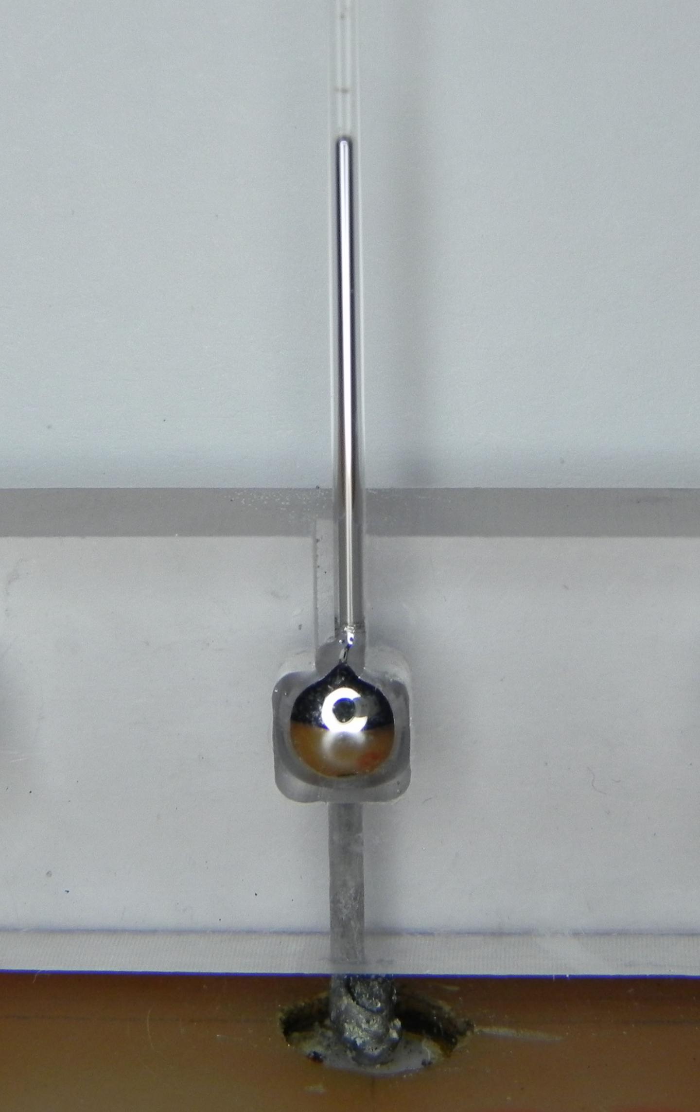 Image of Antenna, Feed, and Reservoir