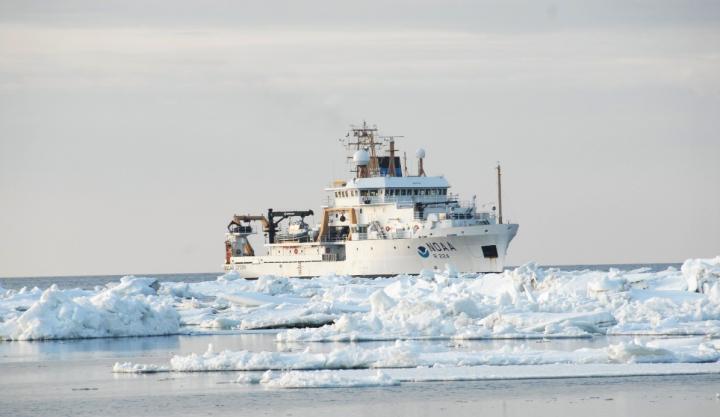 NOAA <em>Oscar Dyson</em>