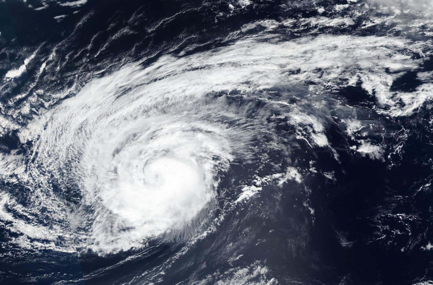 Suomi NPP image of Leslie
