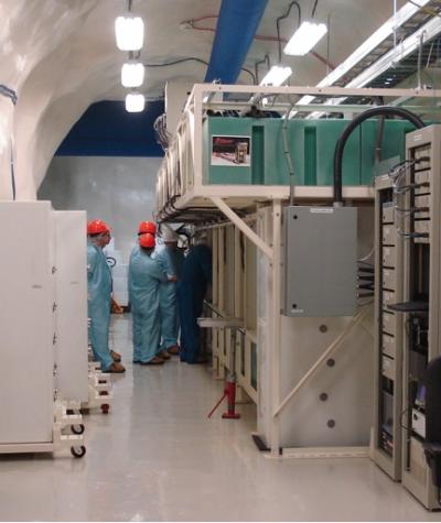 Université de Montréal Researchers Working Inside Dark Matter Detector
