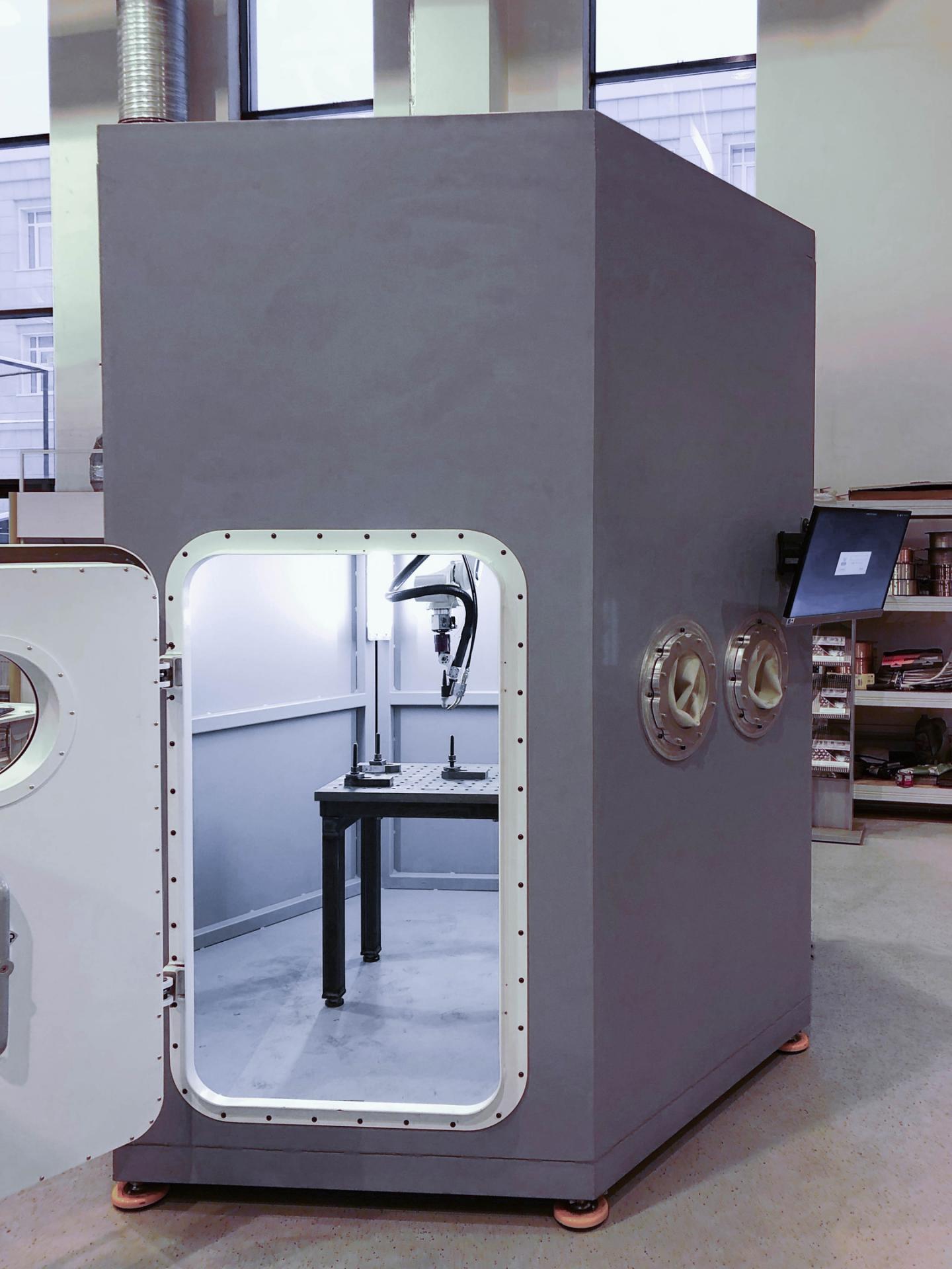 3D printer for high-speed printing of titanium structures and Insitu synthesis of alloys