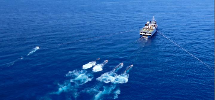 The survey vessel BGP Explorer tows seismic airguns across the study site off the Pilbara coast.