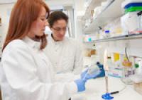 Queen's Researchers in Superbug Breakthrough