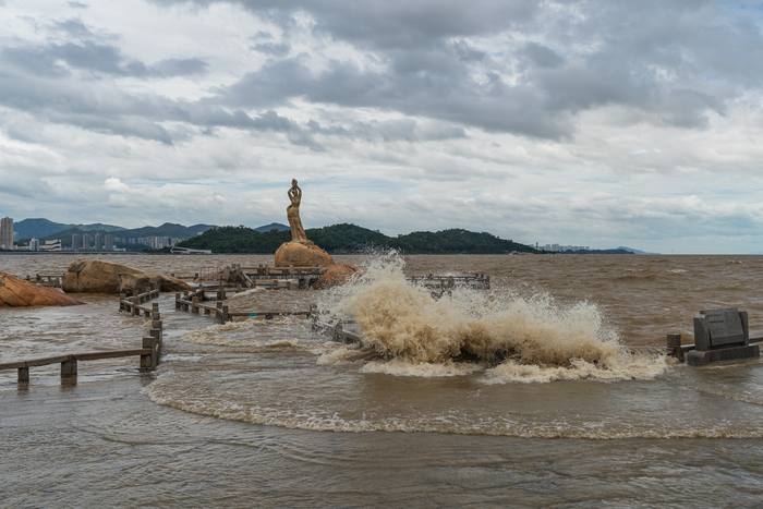 Typhoon Chaba approaching Zhuhai