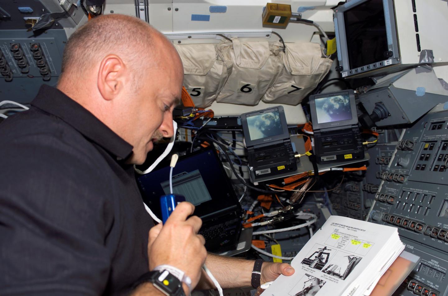 Mark Kelly, NASA