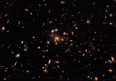 Hubble Captures a 'Five-star' Rated Gravitational Lens