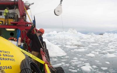 Researchers on Vessel Working to Keep Away Ice
