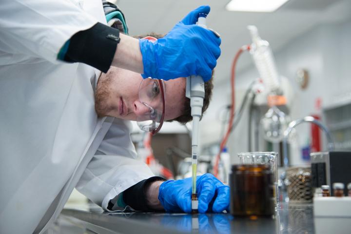 RIT Researchers Study Safety of Electronic Cigarette Flavorings