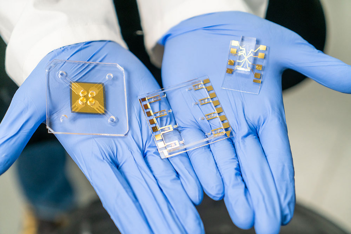 Texas A&M single-cell electrorotation microfluidic device