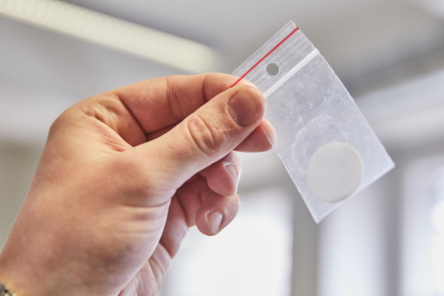Water Purification Tablet Crea [IMAGE] | EurekAlert! Science News Releases