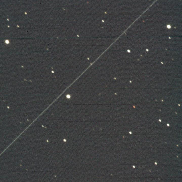 スターリンク衛星の飛跡
