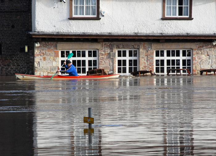 How Tidal Range Electricity Generation Can Protect Coastal Areas from Flooding