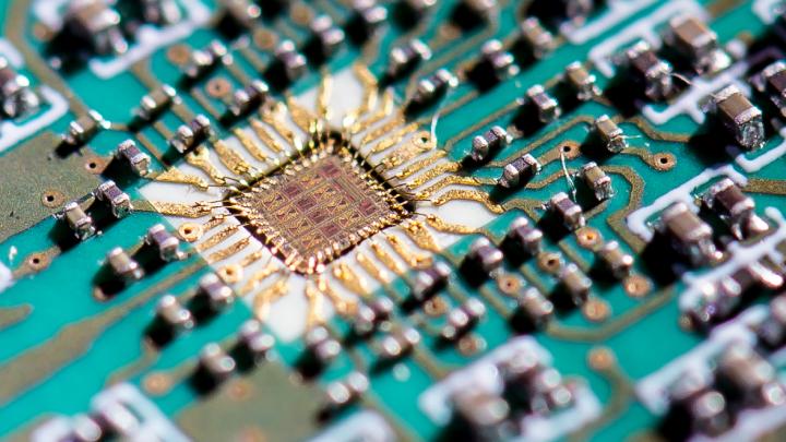Chip Silicon-Germanium
