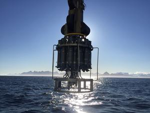 CTD rosette device measures the ocean’s conductivity,