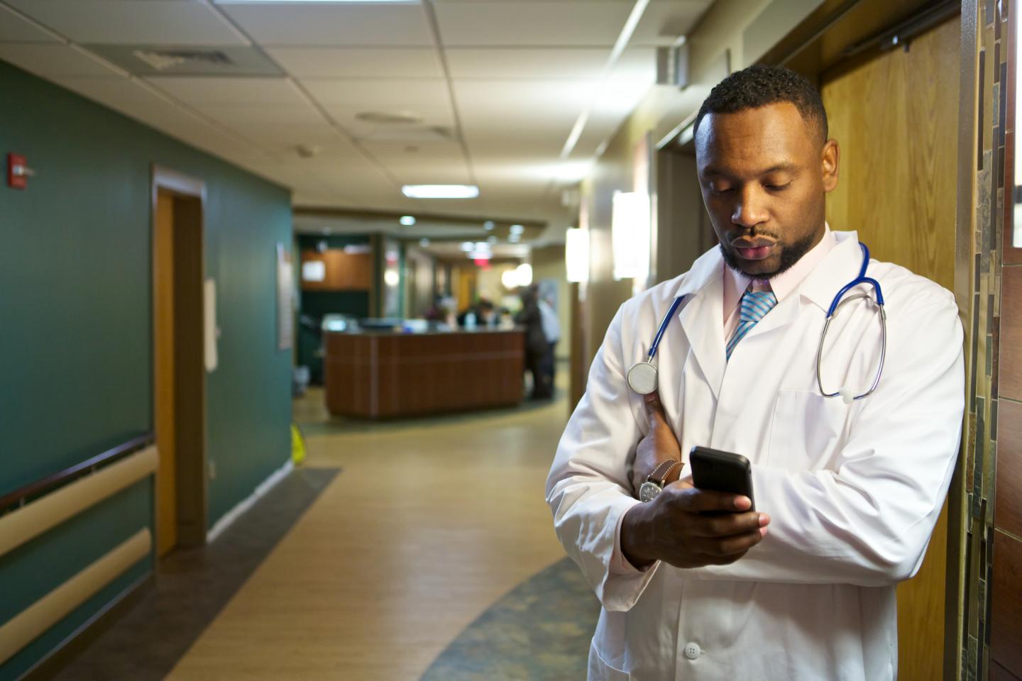 Emergency Physicians Can Use Smartphones to Discharge Chest Pain Patients Faster